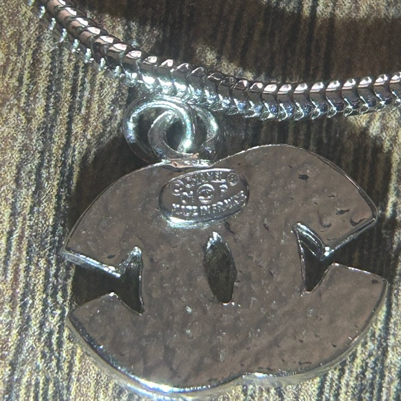 Super rare Chanel Earrings on Chain - Picture 3 of 7